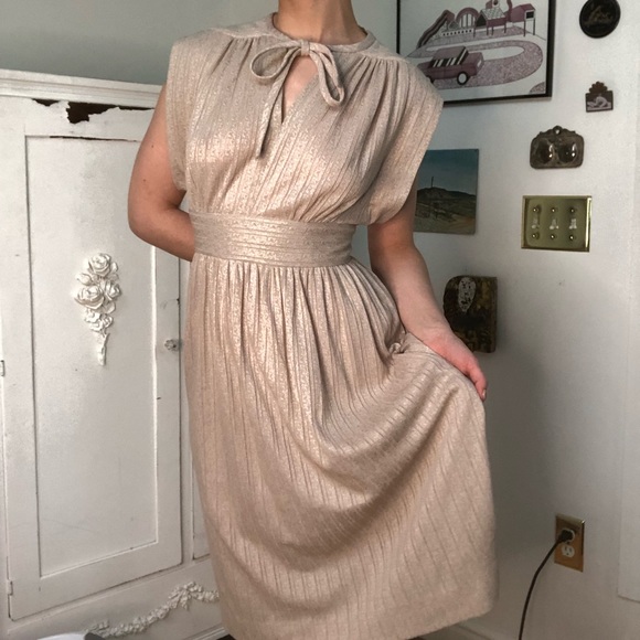 Leslie Fay Dresses & Skirts - Leslie Fay midi tan summer dress